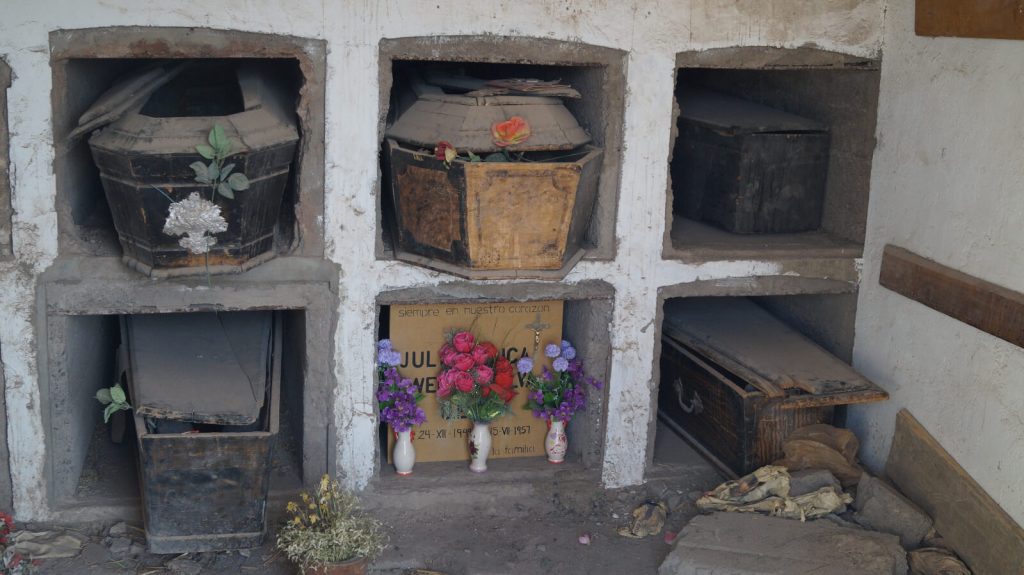 cementerio-profanado-3-christian-vengas-don-caliche